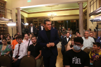 Τσίπρας: Στους φοιτητές προσφέρει τα χρηματικά έπαθλα ειρωνευόμενος Μητσοτάκη για... αγροτικές επιδοτήσεις