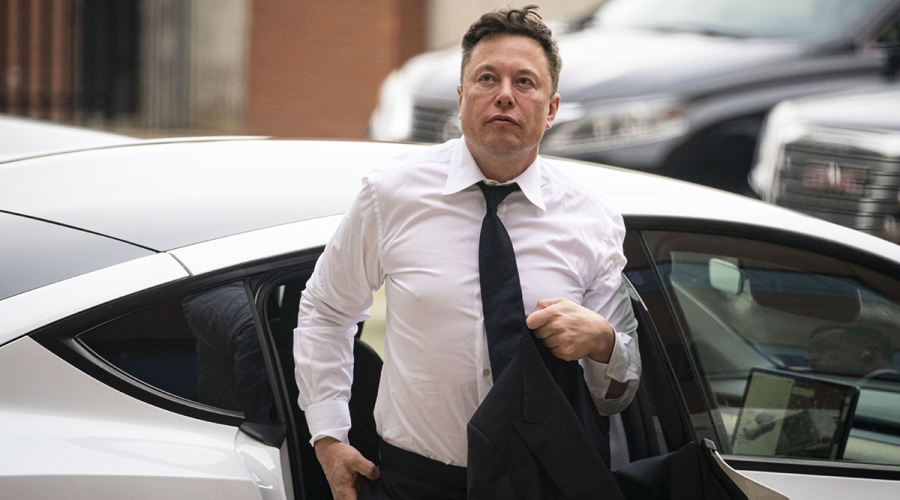 Έλον Μασκ: Θα μείνω στην Τesla όσο είμαι χρήσιμος