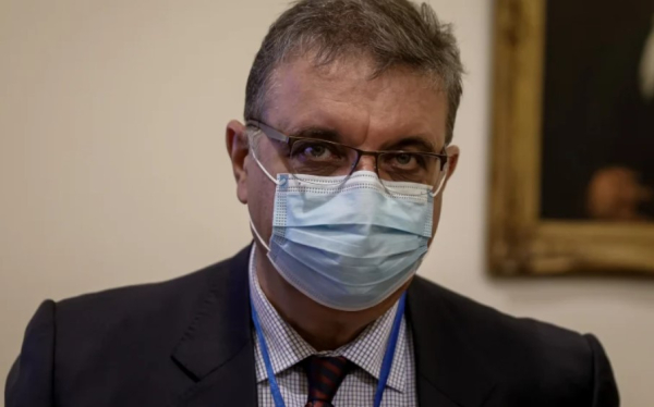 Εξαδάκτυλος διαφωνεί με Πλεύρη για τις ελλείψεις στα φάρμακα: «Θα ενταθούν» υποστηρίζει
