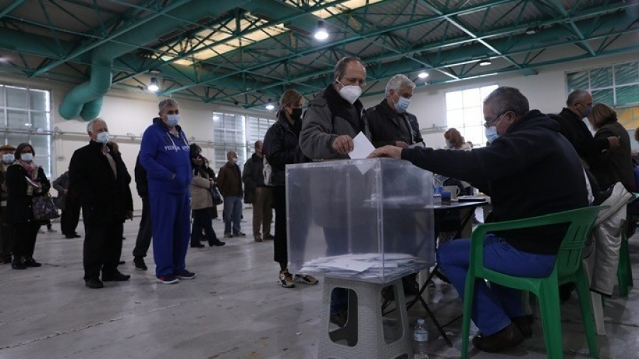 Εκλογές ΚΙΝΑΛ: Έκλεισαν οι κάλπες - Ξεπέρασαν τις 200.000 οι ψηφοφόροι