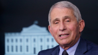 ΗΠΑ: Ο Φάουτσι προειδοποιεί για κίνδυνο νέας και πιο επικίνδυνης μετάλλαξης