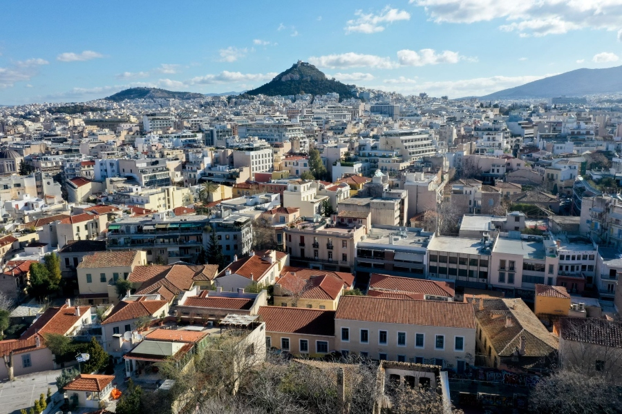 Έρευνα Uniko «Ελλάδα 2026. Επιχειρείν, Ακίνητα, Επενδύσεις»: Έλλειμμα μικρών ακινήτων, πλεόνασμα μεγαλυτέρων