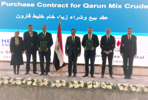  από την επίσημη τελετή υπογραφής της συμφωνίας μεταξύ της HELLENiQ ENERGY και της κρατικής εταιρίας πετρελαίου της Αιγύπτου EGPC