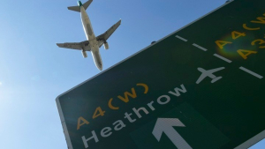 Ακυρώθηκαν πτήσεις της AEGEAN από και προς Heathrow - Υπό έλεγχο η πυρκαγιά στο αεροδρόμιο