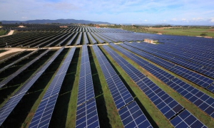 Mytilineos: Πουλάει στην HELLENiQ ENERGY φωτοβολταϊκά έργα ισχύος 211 MW στη Ρουμανία