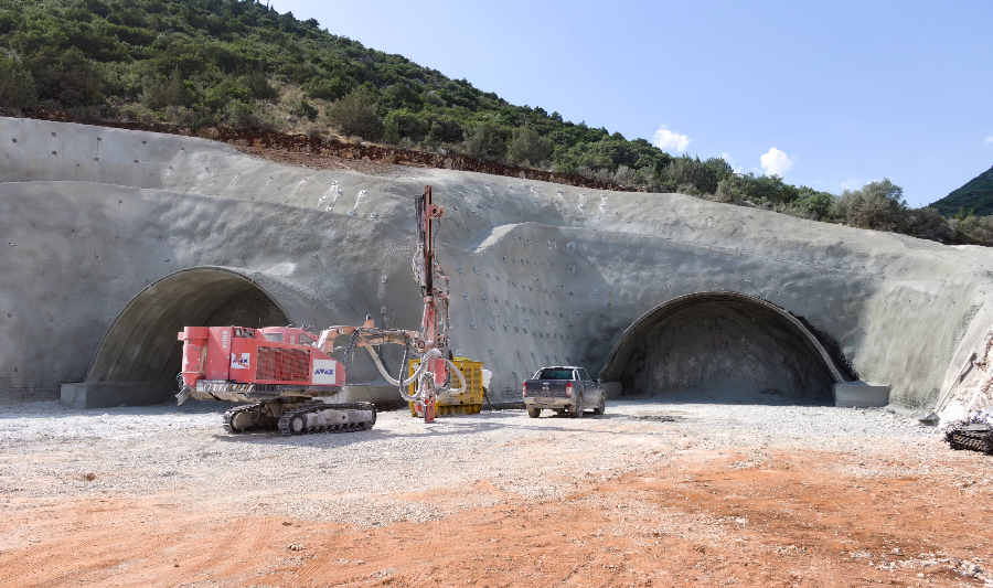 Μπράλος – Άμφισσα: Παίρνει μορφή ο νέος δρόμος των δύο σηράγγων και έξι γεφυρών