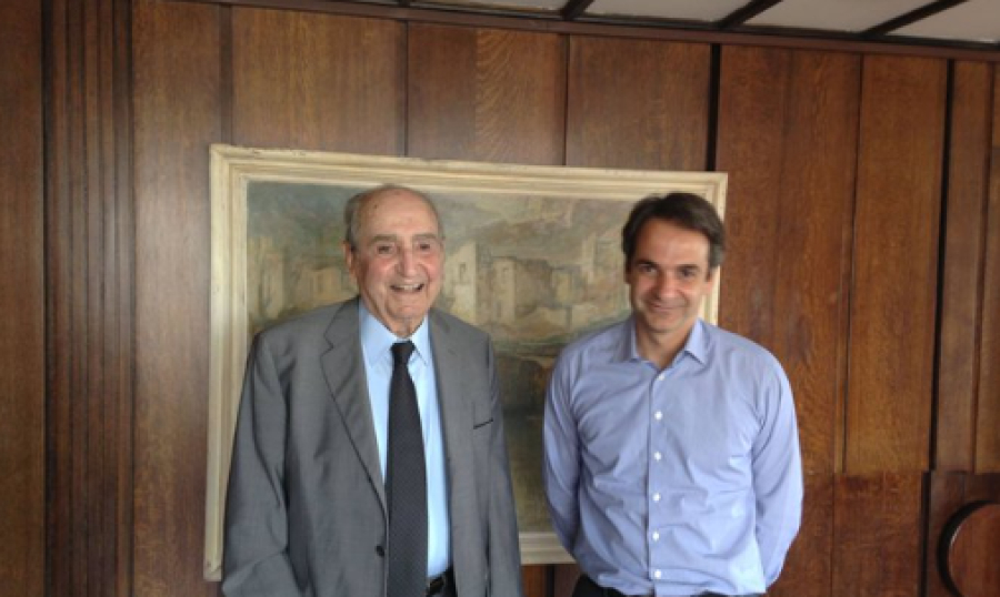 Μητσοτάκης για τα 8 χρόνια από τον θάνατο του πατέρα του: «Πάντα παρών»