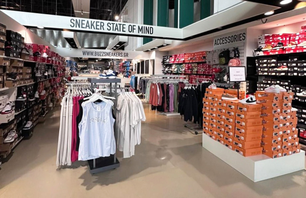 Buzz Sneakers και Skechers έφτασαν στα Factory Outlet