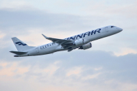 Πλήγμα για τις μετοχές αεροπορικών εταιριών από το κλείσιμο εναέριων χώρων - Βουτιά 21% η μετοχή της Finnair