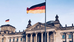 «Aσθενής της Ευρώπης» η Γερμανία, στρέφει τους πολίτες προς την ακροδεξιά, λέει κορυφαίος οικονομολόγος (CNBC)