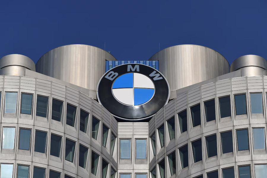 BMW: Προχωρά στην περικοπή 8.000 θέσεων εργασίας