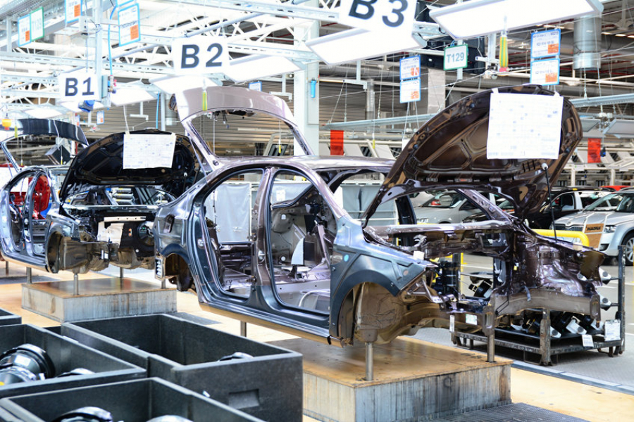 Τεράστια προβλήματα στην αυτοκινητοβιομηχανία, προκαλεί ο πόλεμος στην Ουκρανία