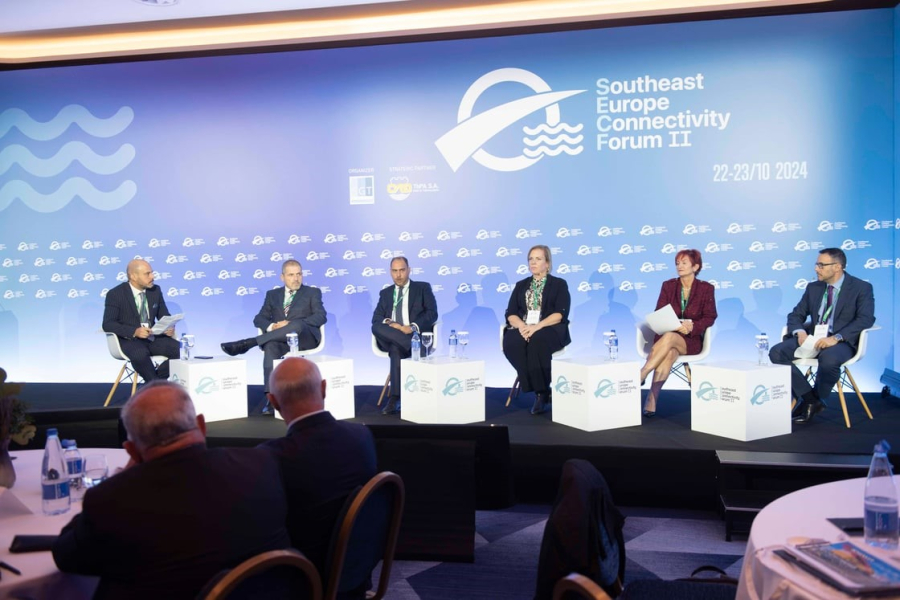 Από αριστερά: Φώτης Φωτίνος | Δημοσιογράφος, Metaforespress.gr, Στέφανος Αγιοπούλος | Διευθύνων Σύμβουλος, DB Schenker, Στέλιος Αρχοντάκης | Διευθύνων Σύμβουλος, VTG Rail Logistics Hellas, Ηρώ Δουμάνη | Γενική Διευθύντρια, Ελληνική Ομοσπονδία Οδικών Μεταφορών, Ζωή Κολέτσα | Διευθύντρια Γραφείου Θεσσαλονίκης, CMA CGM, Βασίλειος Ζεμπέκης | Πρόεδρος, Ελληνική Ένωση Logistics