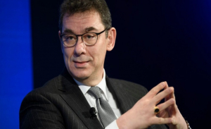 Αλμπερτ Μπουρλά: Αναλαμβάνει πρωτοβουλία για μείωση του κόστους των φαρμάκων