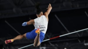 «Ασημένιος» με πανελλήνιο ρεκόρ ο Εμμανουήλ Καραλής στο παγκόσμιο πρωτάθλημα στίβου