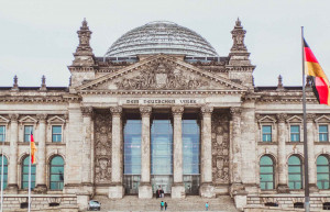 Γερμανία: Κυβερνητικό συνασπισμό με τρία κόμματα δείχνει νέα δημοσκόπηση