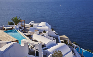 Katikies Santorini: Ξανά στη λίστα του Travel + Leisure με τα 500 καλύτερα ξενοδοχεία στον κόσμο