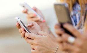 Το 48% των Ελλήνων προτιμά τα μέσα κοινωνικής δικτύωσης ως πηγή ενημέρωσης από την τηλεόραση