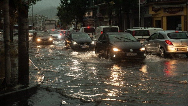 Μήνυμα 112 στους κατοίκους της Αττικής να περιορίσουν τις μετακινήσεις