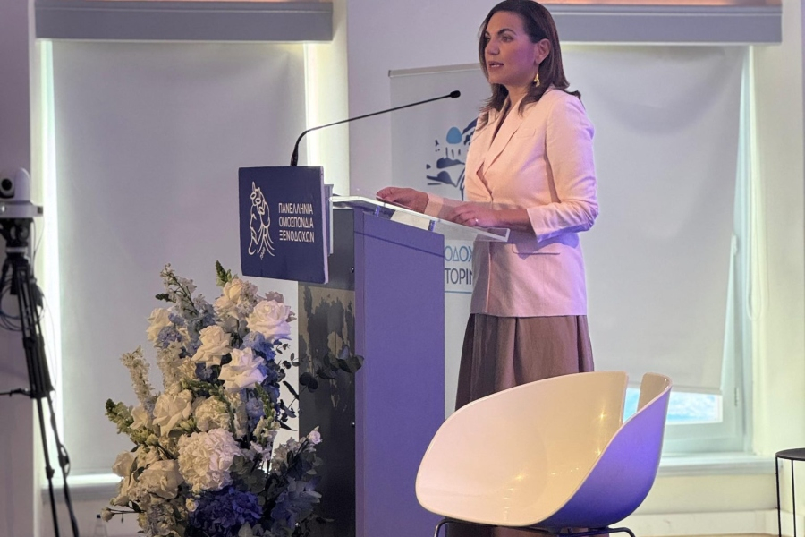 Στη Σαντορίνη η υπουργός Τουρισμού για το 6ο Περιφερειακό Συνέδριο της ΠΟΞ