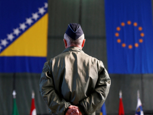 Η Κομισιόν προτείνει την έναρξη των ενταξιακών διαπραγματεύσεων της Βοσνίας-Ερζεγοβίνης στην Ε.Ε