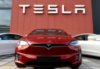 Tesla: Υποχωρούν 2,5% οι μετοχές