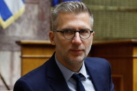 Τα τέσσερα «όπλα» της κυβέρνησης κατά της ακρίβειας- Τι αναφέρει ο Σκέρτσος