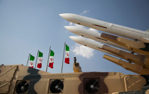 ΗΠΑ: Το Ιράν έθεσε στο στόχαστρο "χωρίς επιτυχία" αμερικανοβρετανική βάση στον Ινδικό Ωκεανό