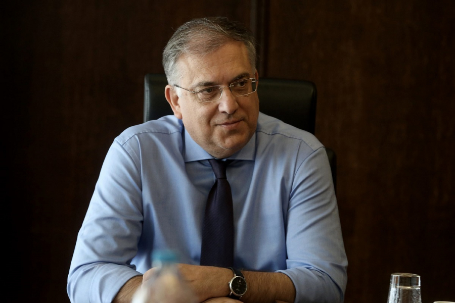 Ανασχηματισμός: Επιστροφή Τάκη Θεοδωρικάκου