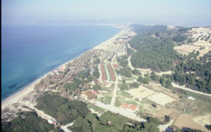 Υπερταμείο: Ενδιαφέρον από 11 επενδυτικά σχήματα για το ακίνητο "Ακτή και Camping Ποσειδίου Καλάνδρας"