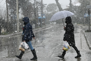Έκτακτο δελτίο ΕΜΥ: Κακοκαιρία από αύριο στη χώρα με βροχές, χιονοπτώσεις και θυελλώδεις ανέμους