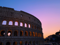 Ιταλία: Πρόστιμο σε τουρίστες που σκαρφάλωσαν στο Κολοσσαίο