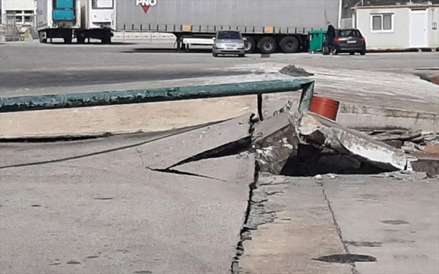 Χανιά: Ζημιές στο λιμάνι Σούδας από πρόσκρουση φορτηγού πλοίου