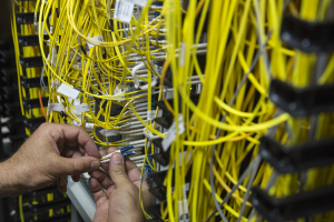 Vodafone: Επιταχύνονται τα έργα ανάπτυξης δικτύων οπτικών ινών