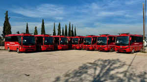 ERGOTRAK και Όμιλος Σφακιανάκη παρέδωσαν 15 σύγχρονα λεωφορεία στο Πυροσβεστικό Σώμα