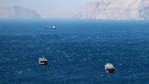 Υπάρχουν νάρκες στα Στενά του Ορμούζ λέει το Ιράν και προτείνει εναλλακτικές διαδρομές