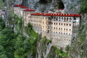 Τουρκία: Δεν δίνει άδεια να λειτουργήσει φέτος η Παναγία Σουμελά στον Πόντο