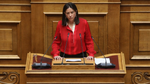 Βουλή - Κεραμέως: Θα υπερασπιστούμε το νομοσχέδιο μέχρι κεραίας - Την απόσυρσή του ζήτησε η αντιπολίτευση