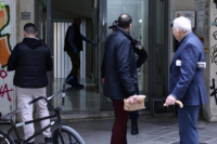 Γυναίκα εντοπίστηκε νεκρή σε ακάλυπτο πολυκατοικίας στο κέντρο της Αθήνας - Προσήχθη ένας 45χρονος