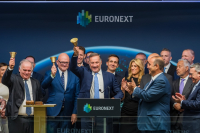 Star Bulk: «Χτύπησε» το καμπανάκι στο Χρηματιστήριο Αθηνών - Στα 27,05 ευρώ η τιμή έναρξης διαπραγμάτευσης