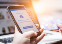 Οι μισοί Έλληνες περιμένουν τη Black Friday για να ψωνίσουν ρούχα και παπούτσια