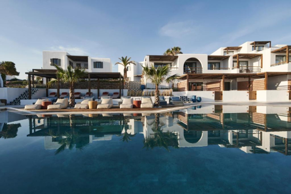 Andronis Hotels: Κάνει οκτώ τα ξενοδοχεία της - Εξαγορά ενός καταλύματος στην Πάρο