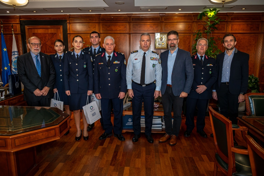 Globalsat και «Συμμαχία για την Ελλάδα» βράβευσαν τους τρεις πρωτεύσαντες αποφοίτους της Σχολής Αστυφυλάκων