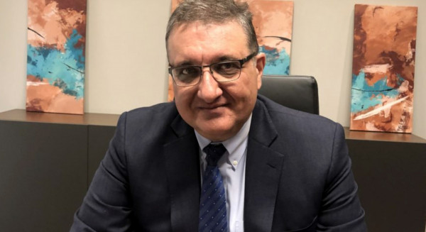 Εξαδάκτυλος: Αποποιούμαι των προνομίων του ακαταδίωκτου