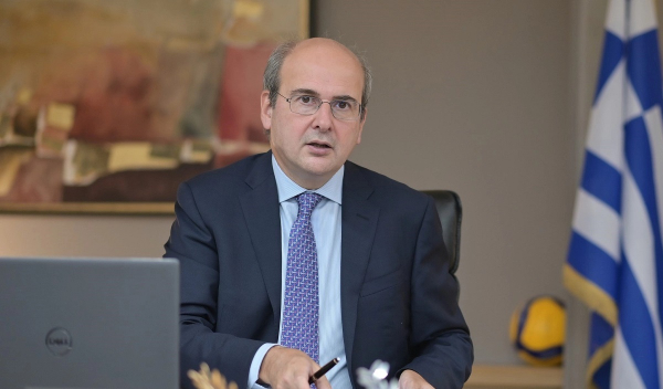 Χατζηδάκης: Η κρίση καθιστά πιο επιτακτικό το πρασίνισμα της ηλεκτρικής ενέργειας