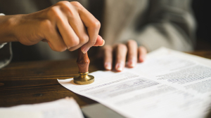 Αύξηση κατά 10,5% των συμβολαιογραφικών πράξεων το 2022