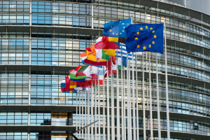 Ευρωβαρόμετρο: Το 70% των Ελλήνων ζητά πιο ισχυρό ρόλο για το Ευρωπαϊκό Κοινοβούλιο