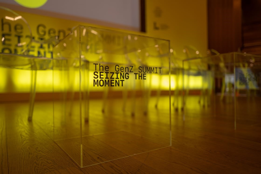 IWG: Η Gen Z εκπαιδεύει τους μεγαλύτερους σε ηλικία συναδέλφους της στη χρήση AI