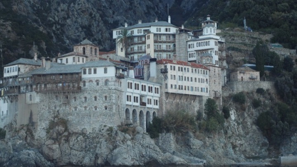Άγιον Όρος: Ανακοίνωση για τον πολιτικό γάμο των ομόφυλων ζευγαριών