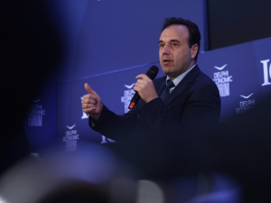 Δ. Παπαστεργίου: Να ενθαρρύνουμε τη χρήσιμη ανάπτυξη της τεχνητής νοημοσύνης